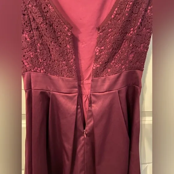 Maroon / Purple The Limited Boat Neck Lace &amp; Satin Cocktail Dress w Pockets Sz 0