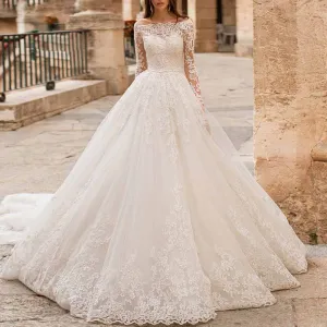 Off-the-Shoulder Sweep Train Tulle Wedding Dresses With Appliques Lace