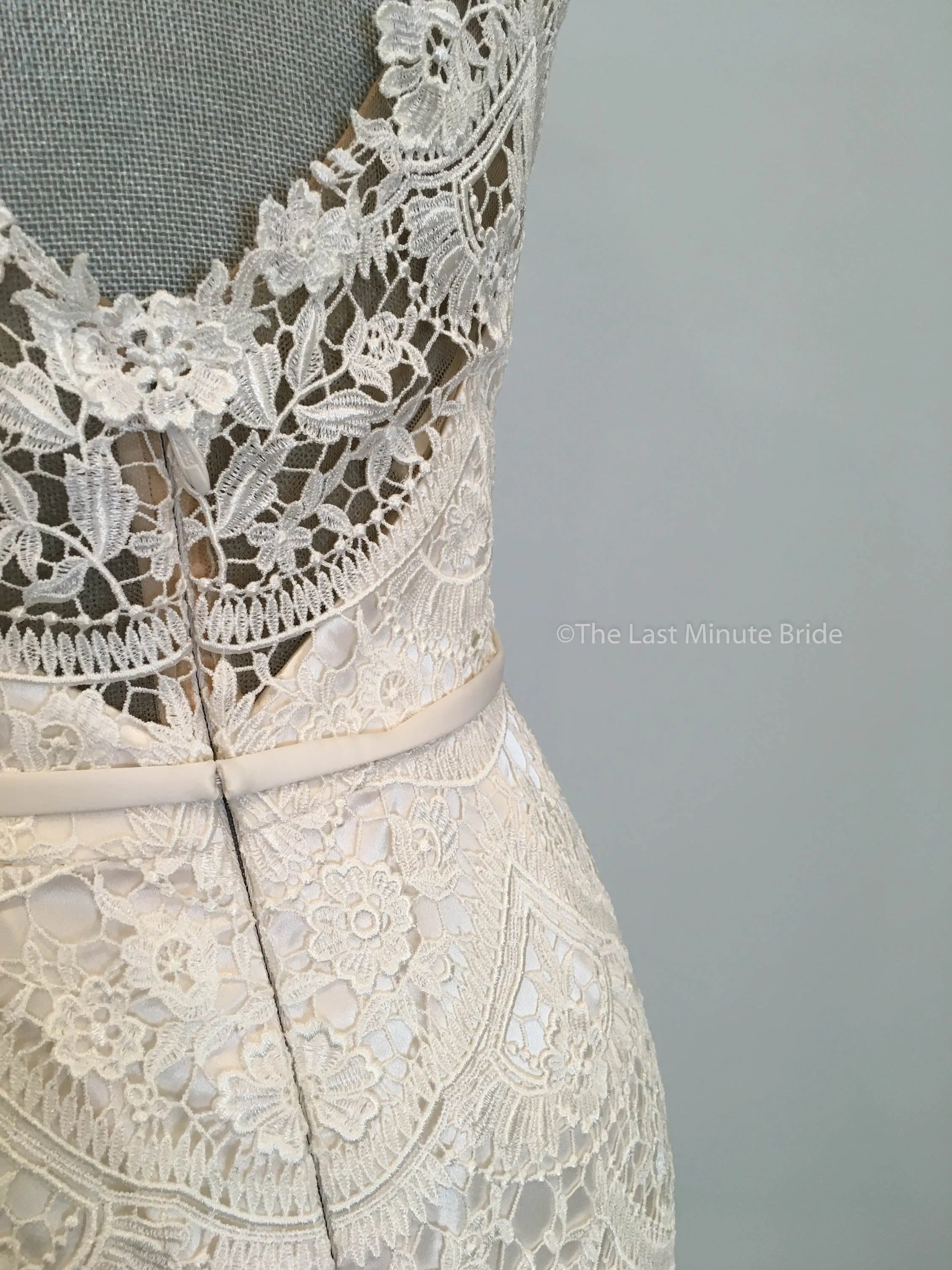 Paloma Blanca 4840