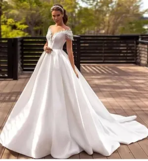 Princess Wedding Dress A Line Beaded Lace Appliques Bride Dresses Illusion Back Party Dress Long Train Wedding Gowns