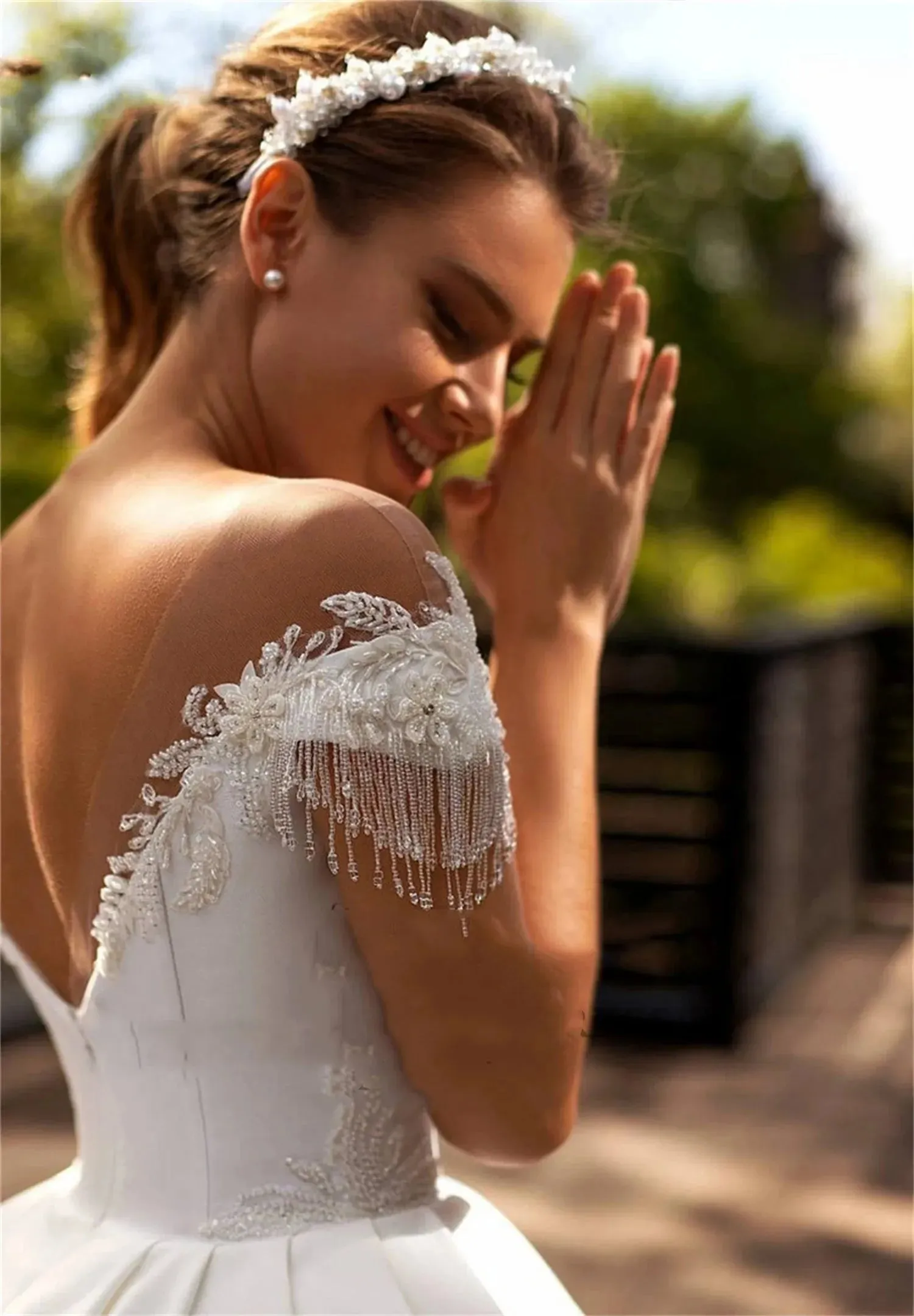 Princess Wedding Dress A Line Beaded Lace Appliques Bride Dresses Illusion Back Party Dress Long Train Wedding Gowns