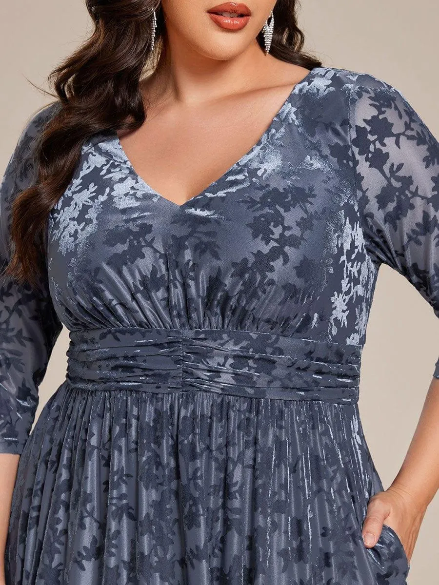 Robe d'invitée de mariage en velours fleuri à manches 3/4 grande taille