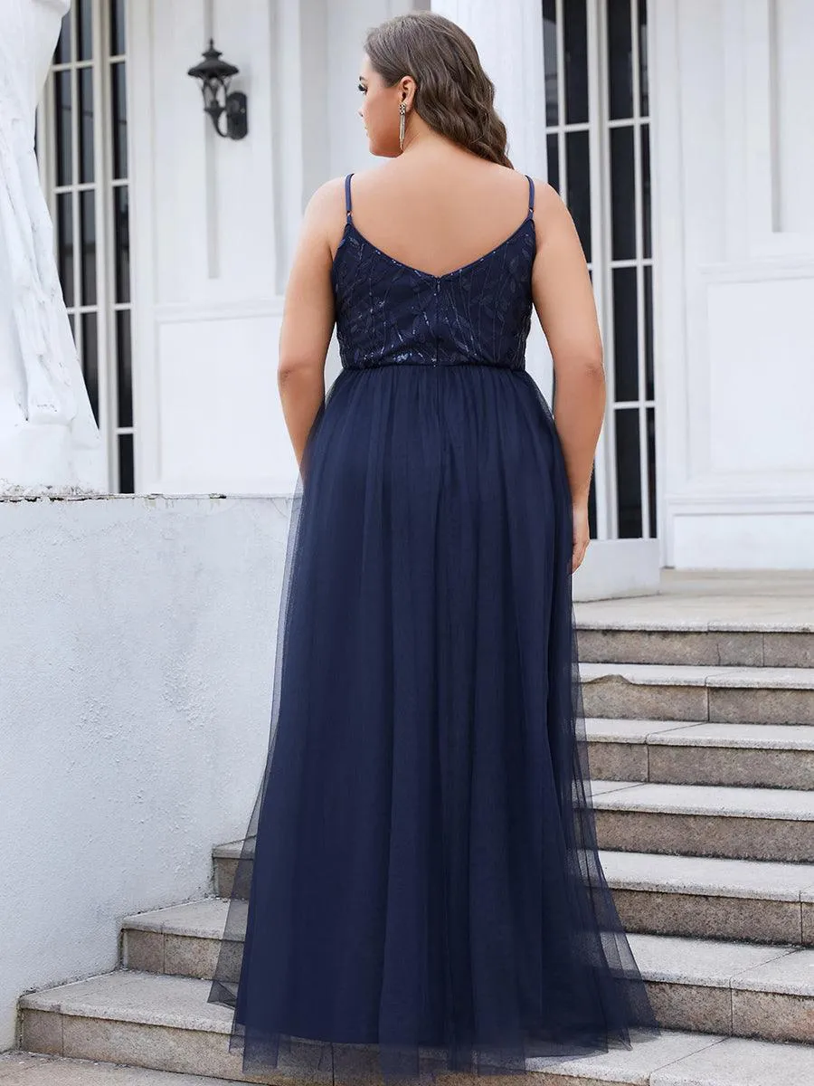 Robe mariage invitée en tulle à col en V et bretelles minces brodées au sol