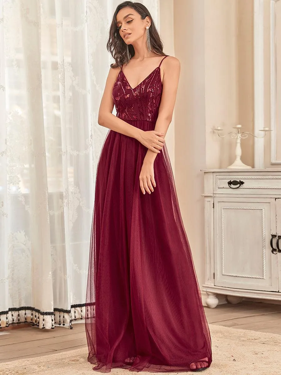 Robe mariage invitée en tulle à col en V et bretelles minces brodées au sol