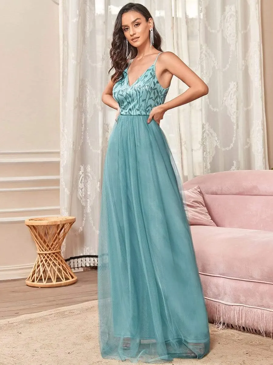 Robe mariage invitée en tulle à col en V et bretelles minces brodées au sol