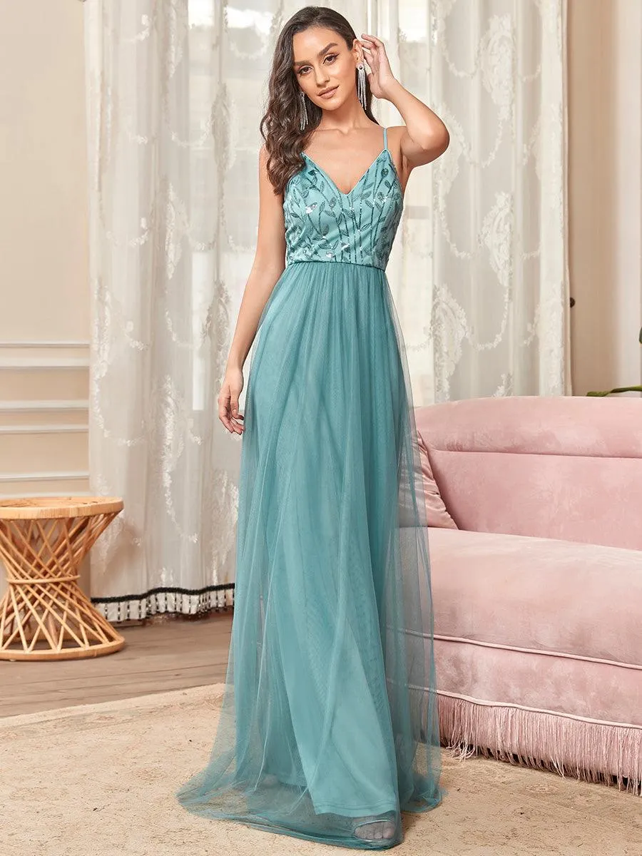 Robe mariage invitée en tulle à col en V et bretelles minces brodées au sol