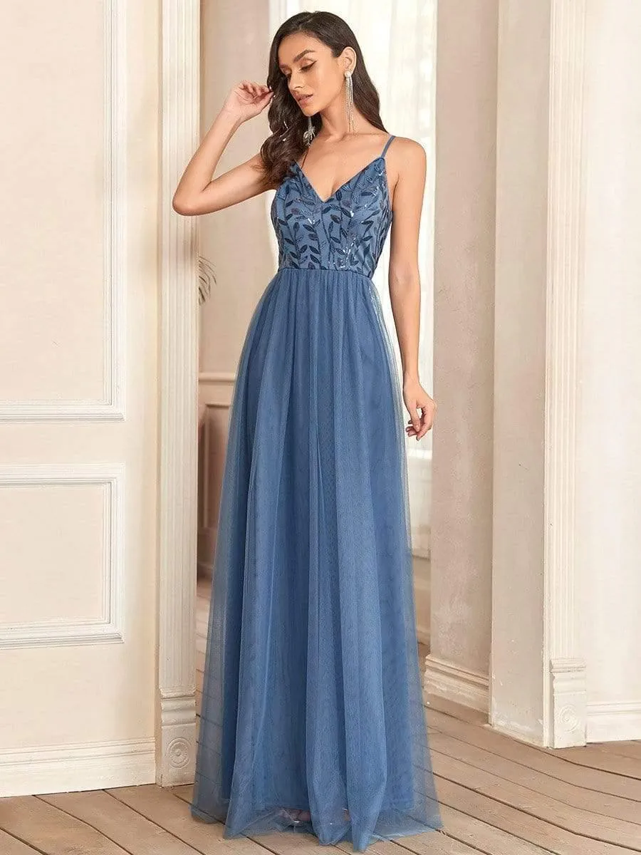 Robe mariage invitée en tulle à col en V et bretelles minces brodées au sol
