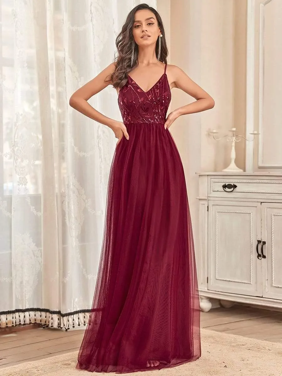 Robe mariage invitée en tulle à col en V et bretelles minces brodées au sol