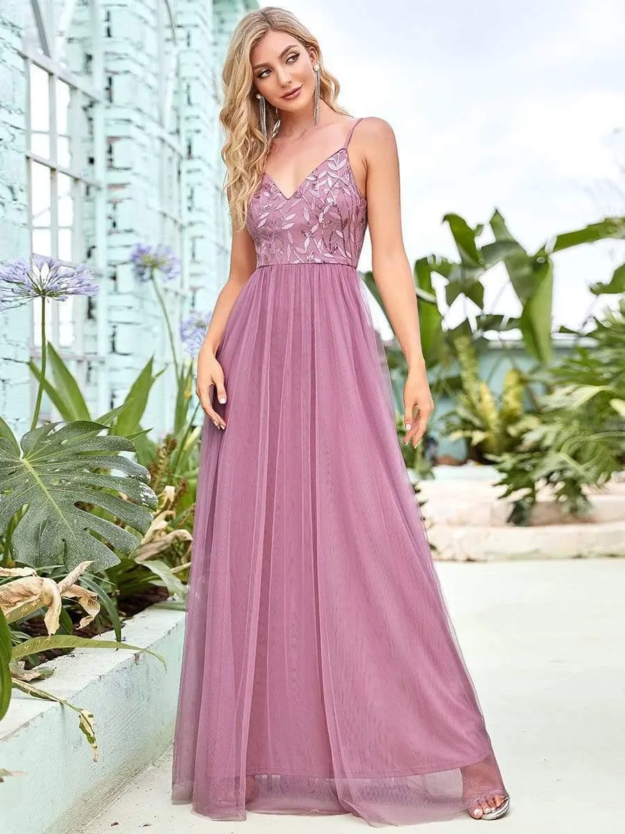 Robe mariage invitée en tulle à col en V et bretelles minces brodées au sol