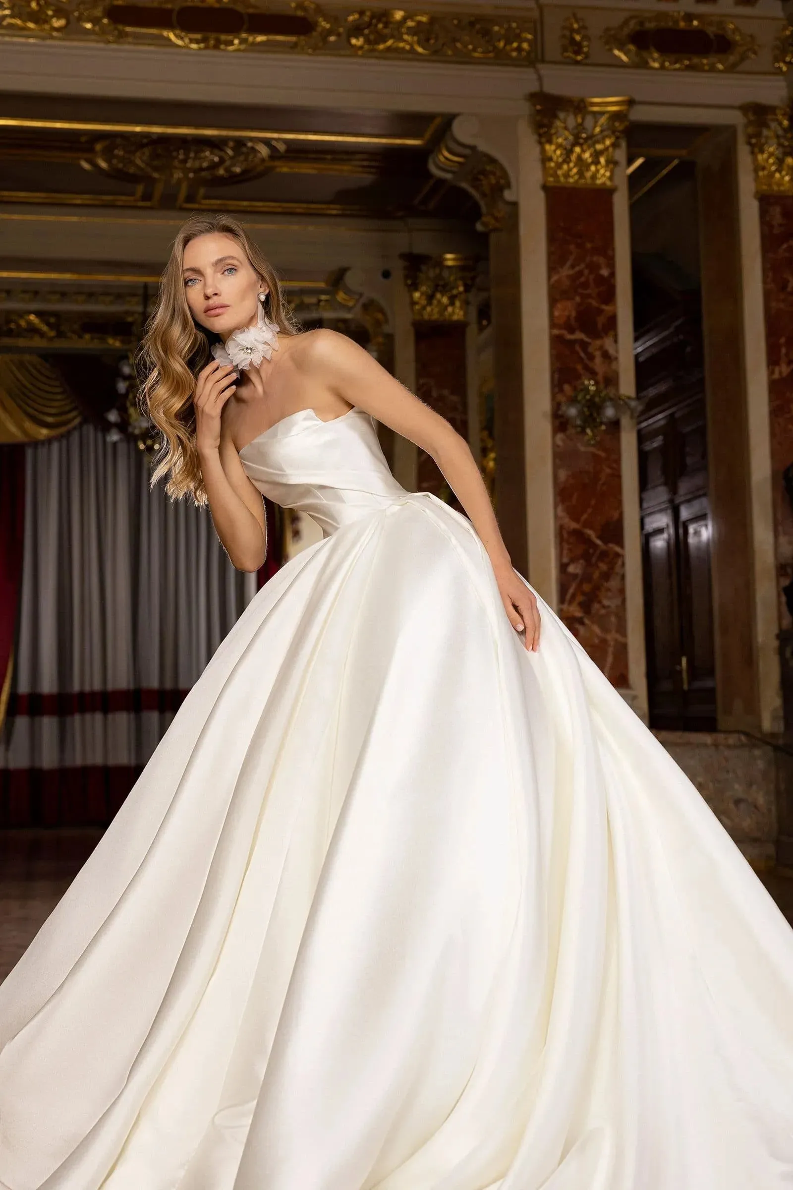 Satin Princess Wedding Dress Ball Gown Long Sleeve Bride Dresses vestidos de novia Off The Shoulder Bridal Gowns