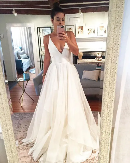 Simple A-line Wedding Dresses Organza Ruffles Sexy V-Neck Bridal Wedding Gowns 2021
