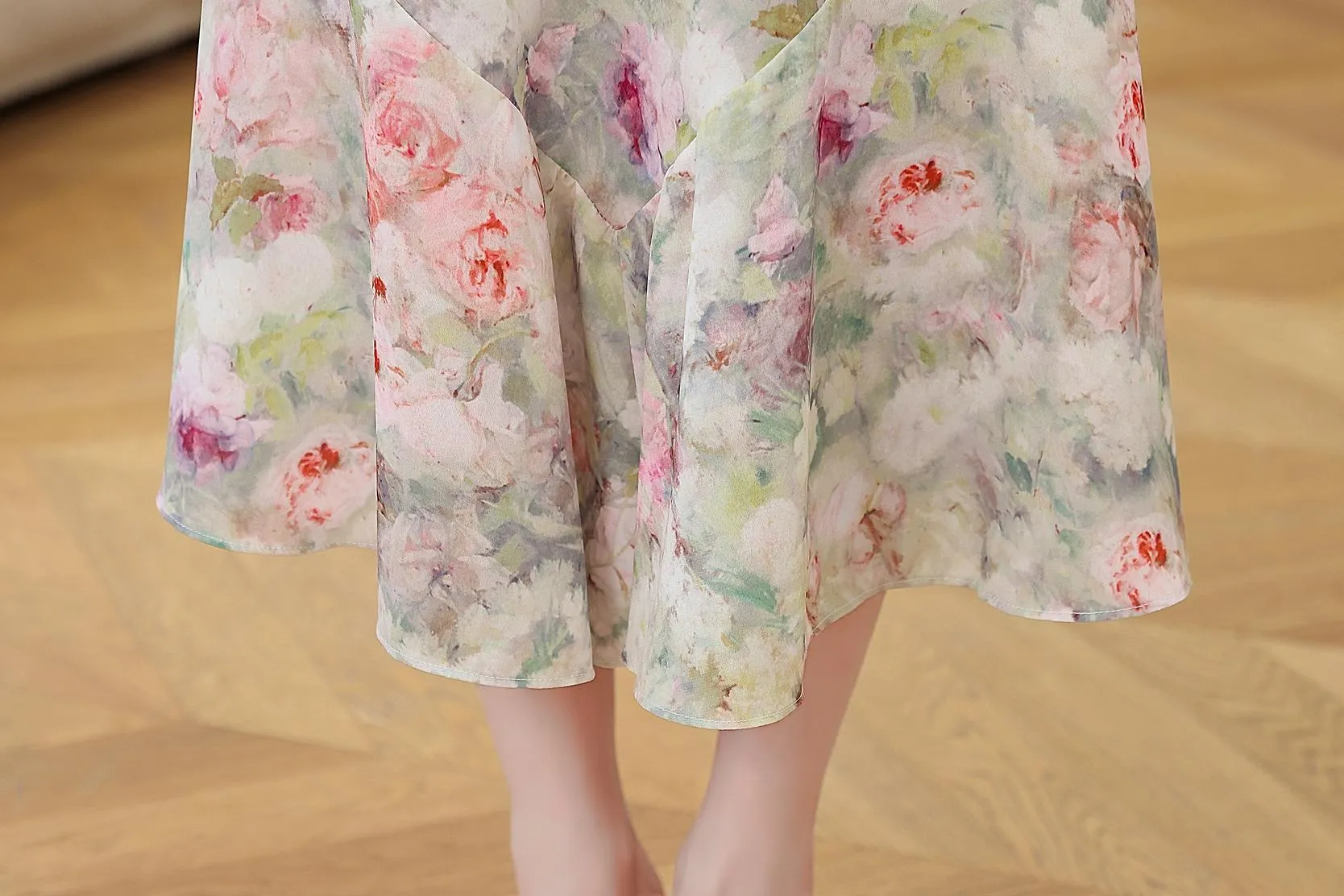 Stunning Women's Dress with Full Floral Print and Mermaid Hem