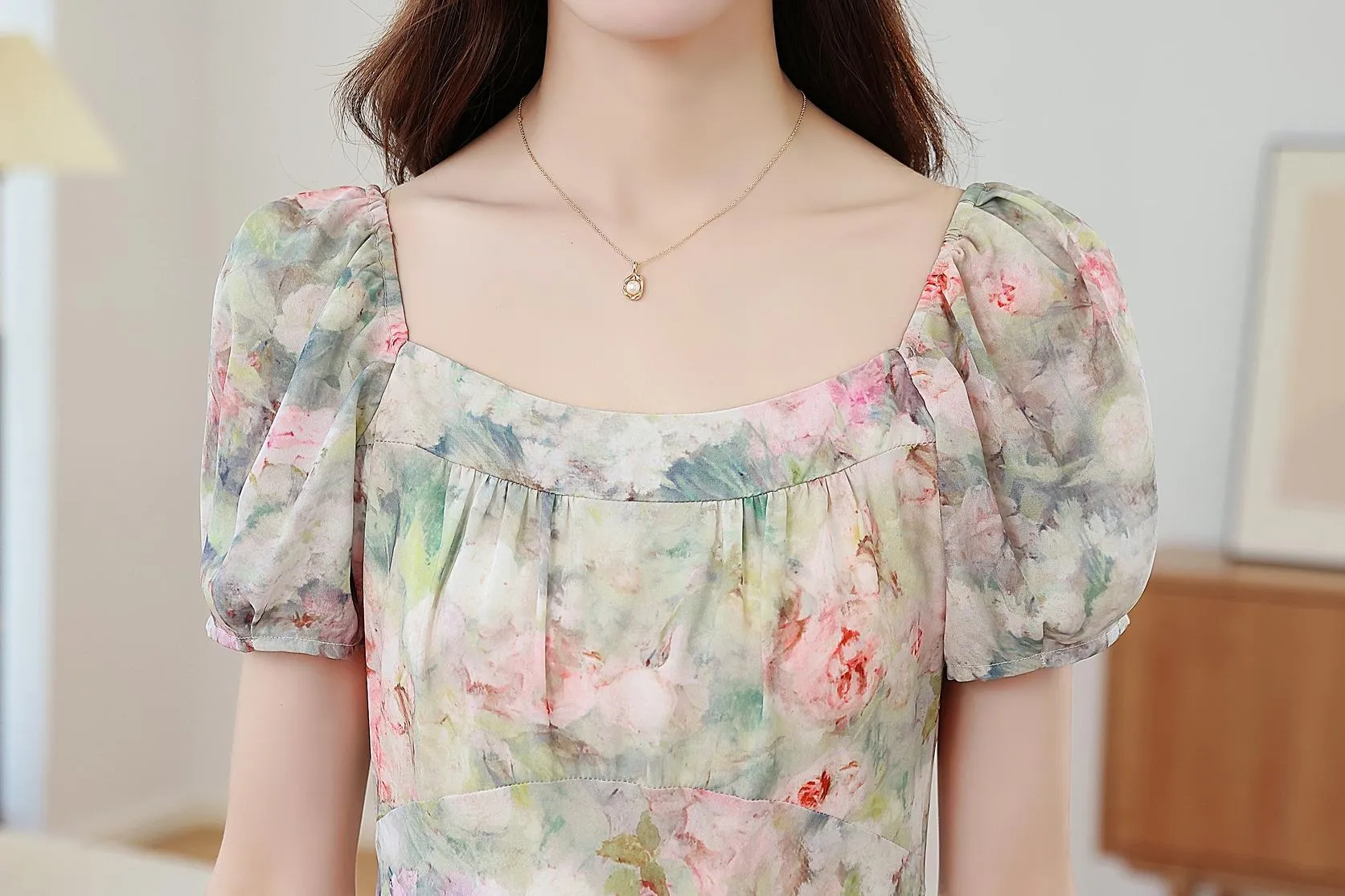 Stunning Women's Dress with Full Floral Print and Mermaid Hem