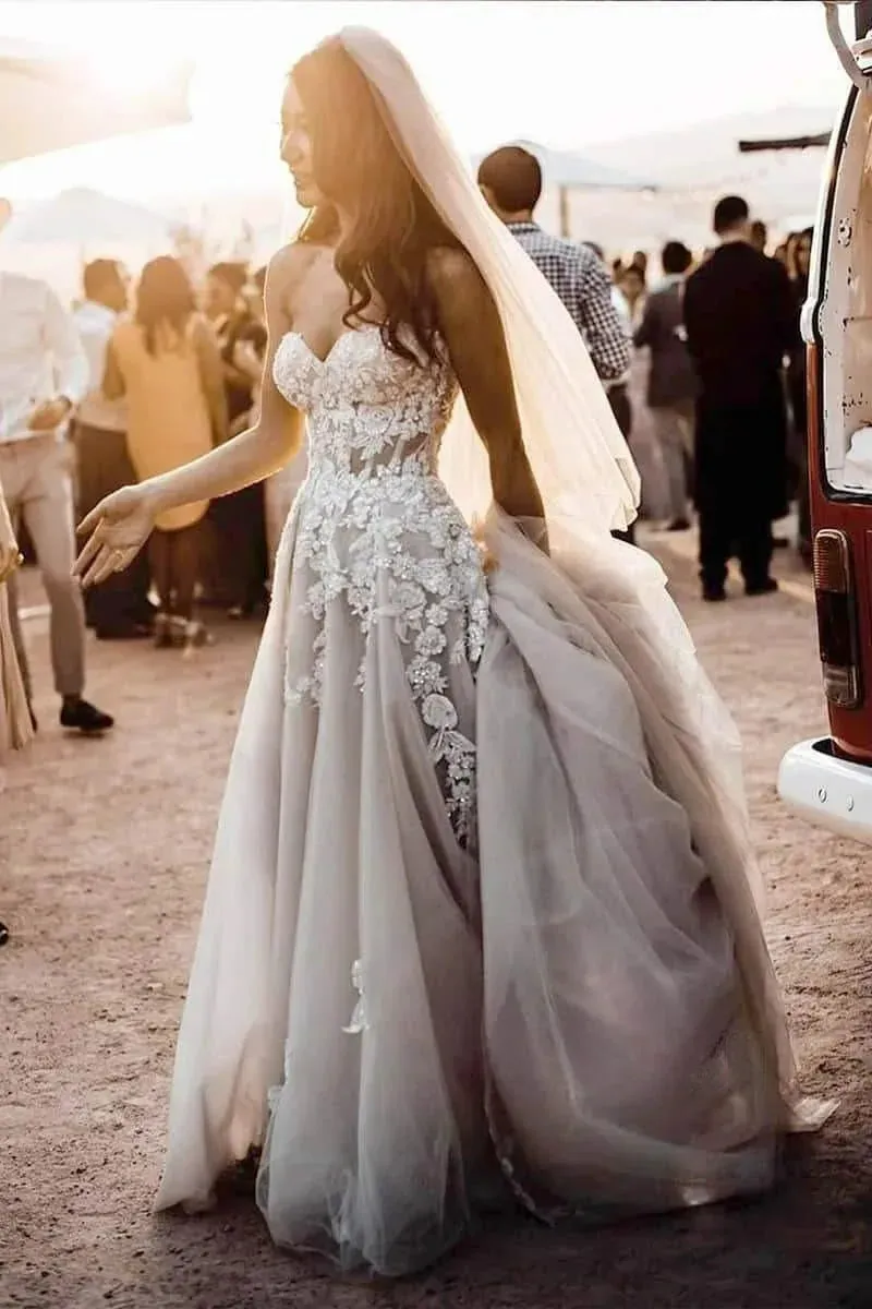 Sweetheart Lace Wedding Dresses Princess Sleeveless Appliques Elegant Long Brdie Dress Boho Prom Bridal Gowns