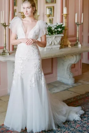 V-neckline Lace Bride Dresses with Detachable Train