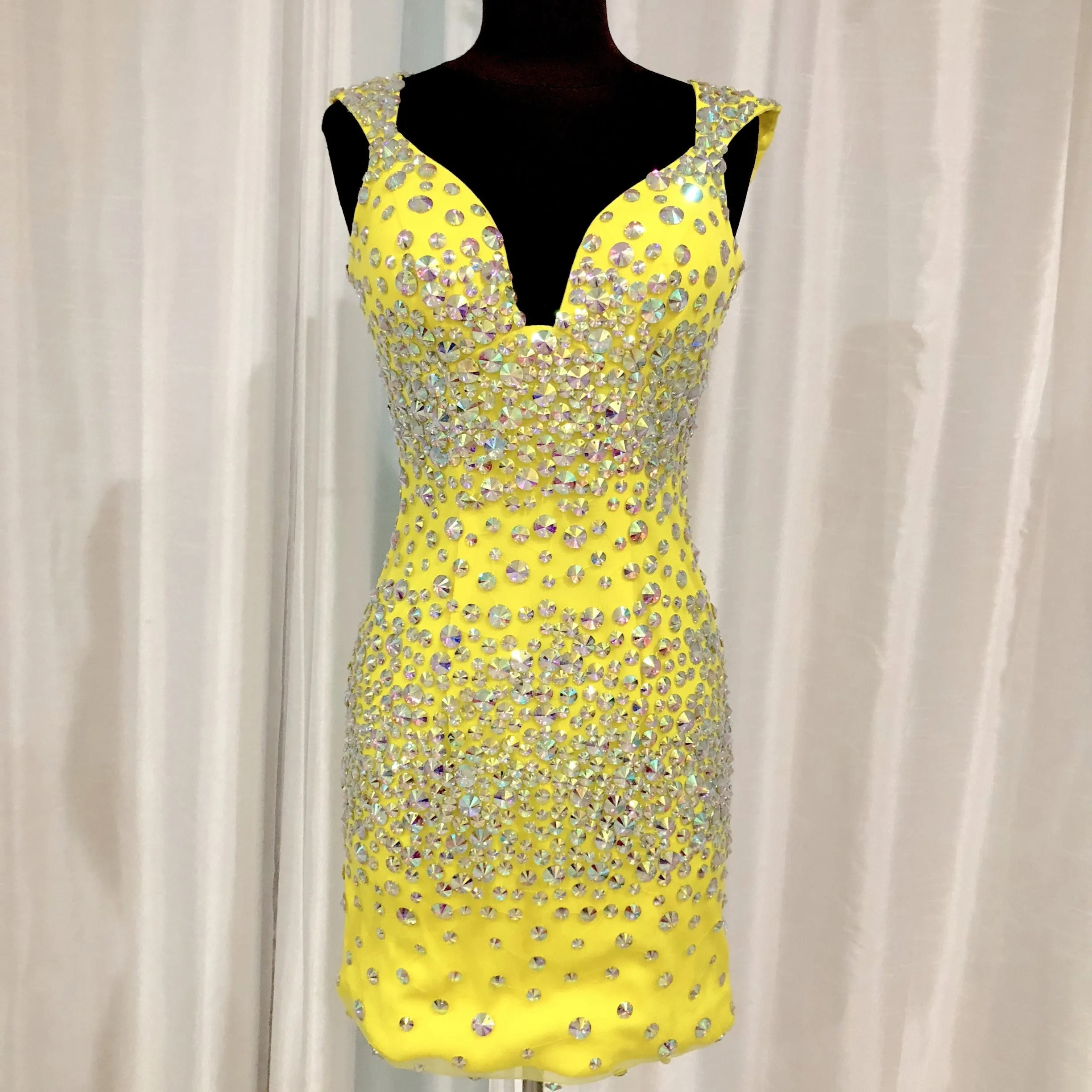 VIENNA Yellow Deep Sweetheart Short Dress Size 2 NWOT
