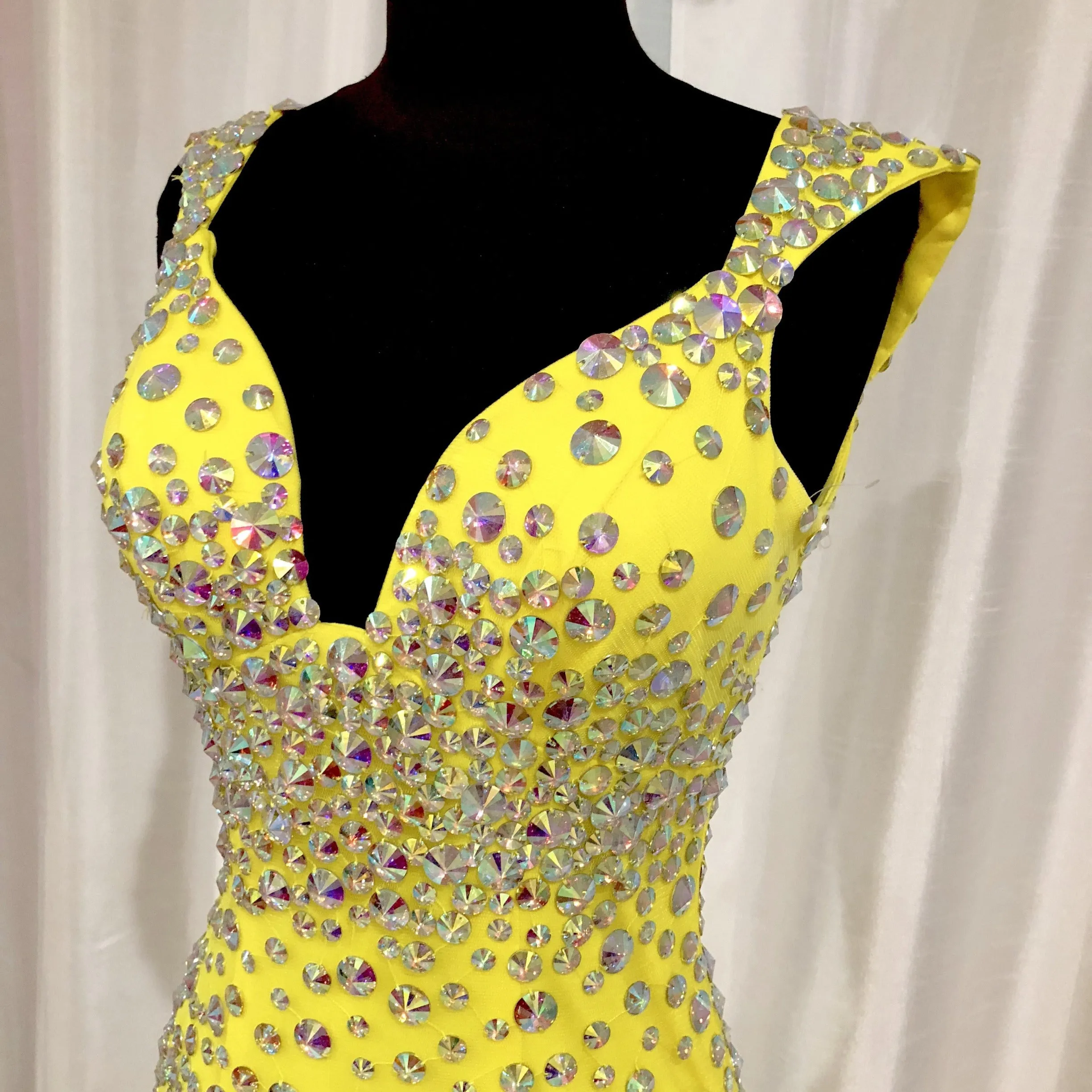 VIENNA Yellow Deep Sweetheart Short Dress Size 2 NWOT