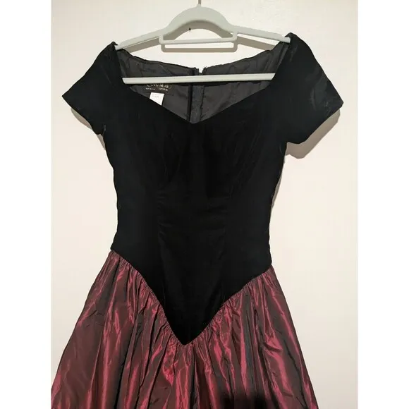 Vintage 80's Red Iridescent Skirt Formal Gown 8 Black Velvet Top B32 Vee Waist