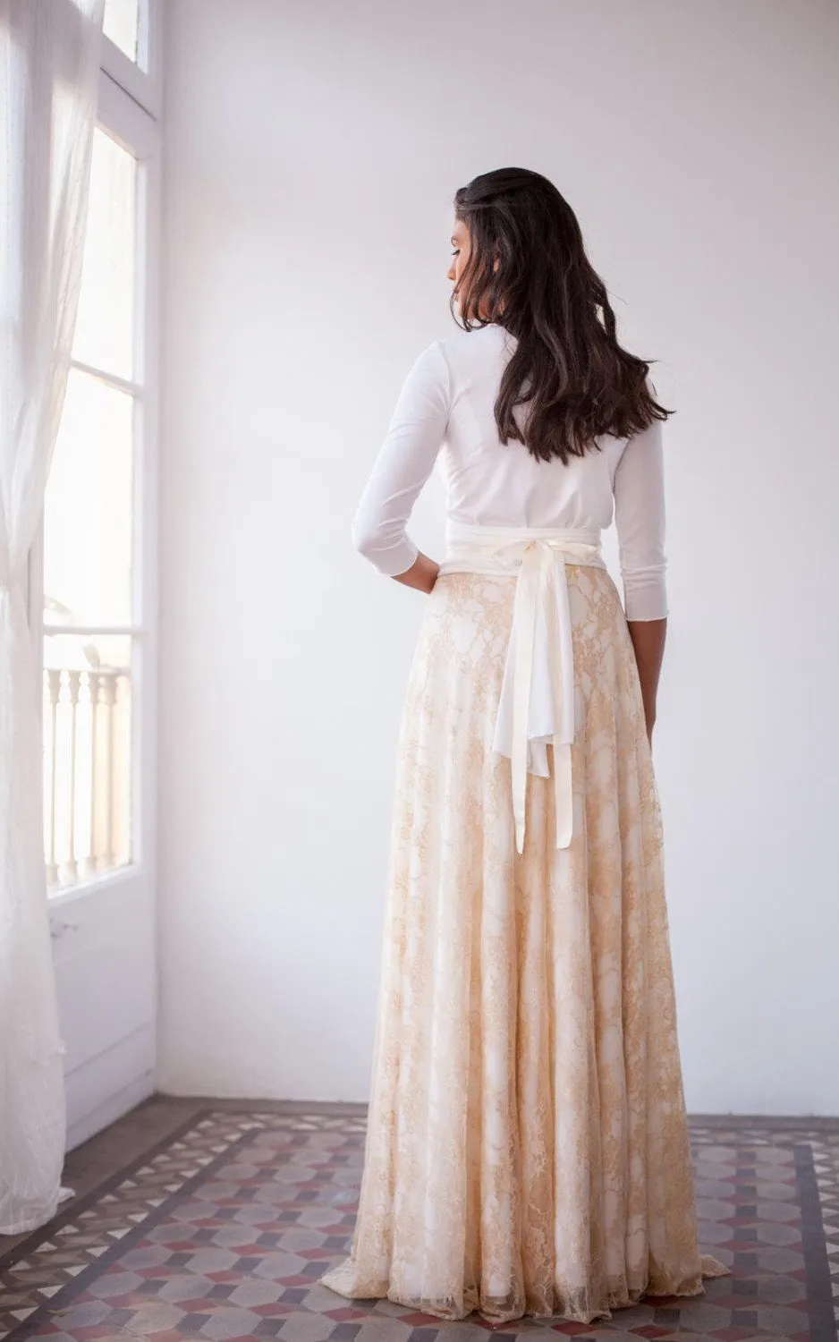 Vintage Long Sleeve Golden Lace Lace Gown Dress With Sleeves-711754