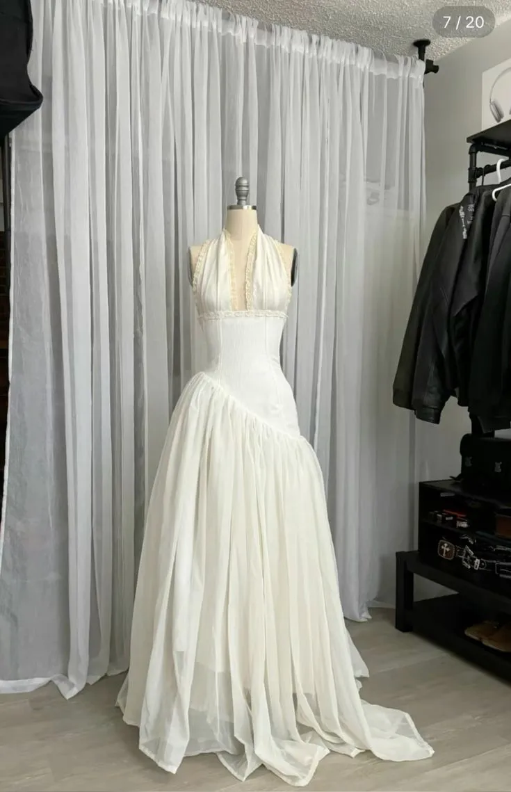 White Halter Neck A-Line Lace Long Party Dress Vintage Wedding Dress, D992