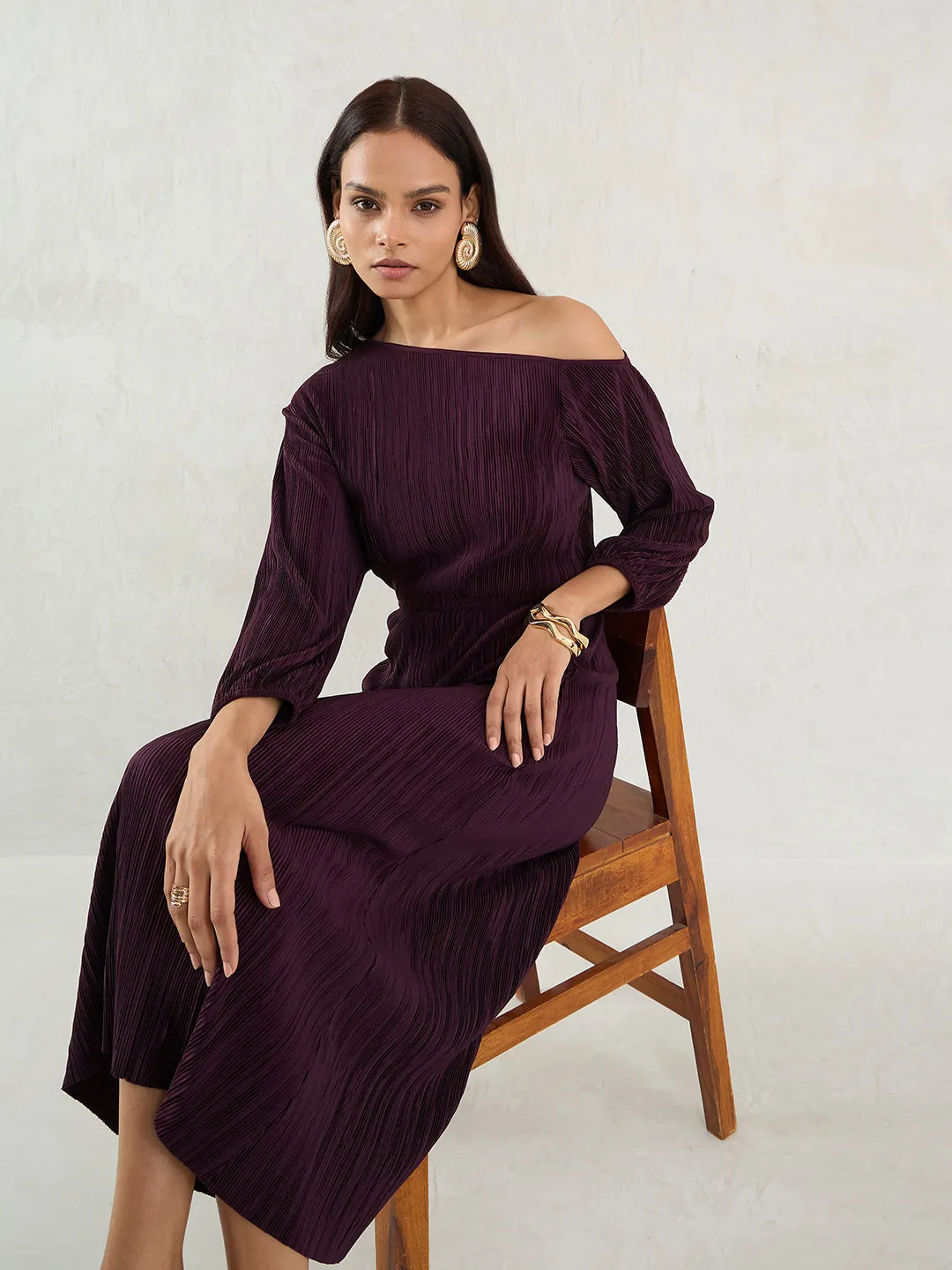 Wine Plisse Off Shoulder Midi Dress